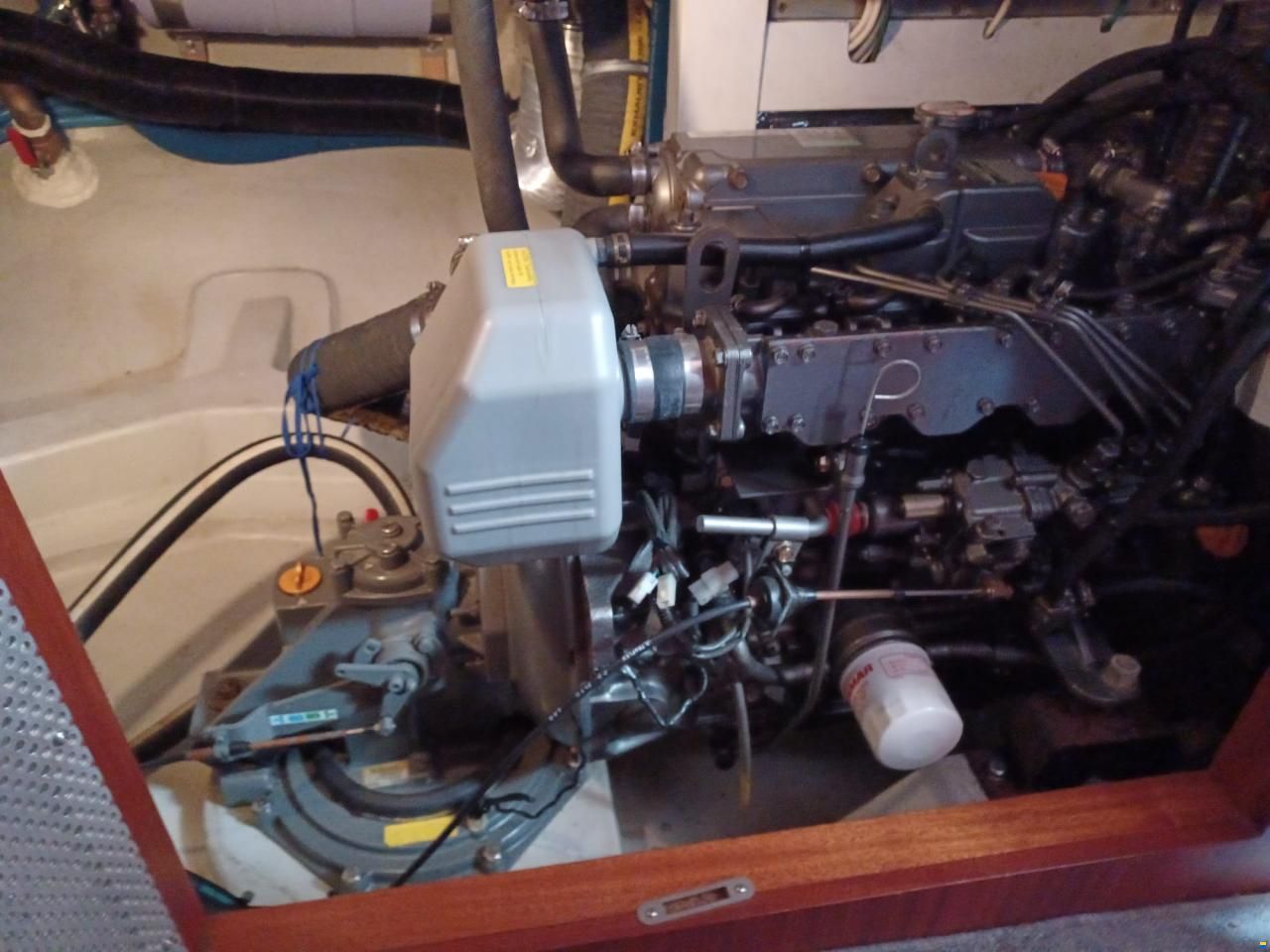 Hallberg-Rassy HR 37