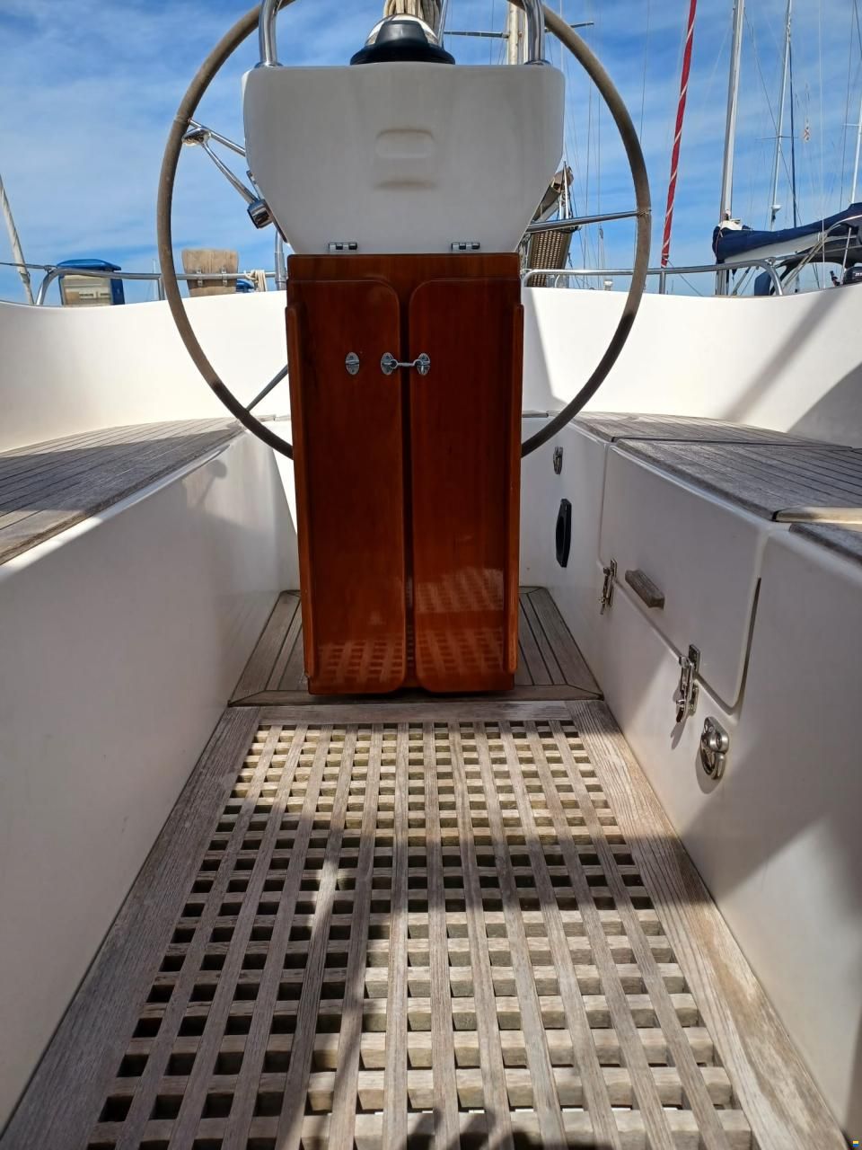 Hallberg-Rassy HR 37