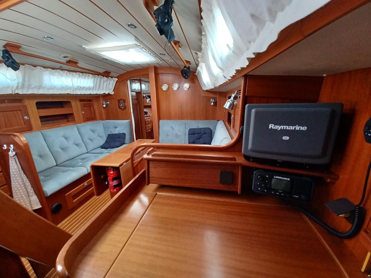 Hallberg-Rassy HR 37