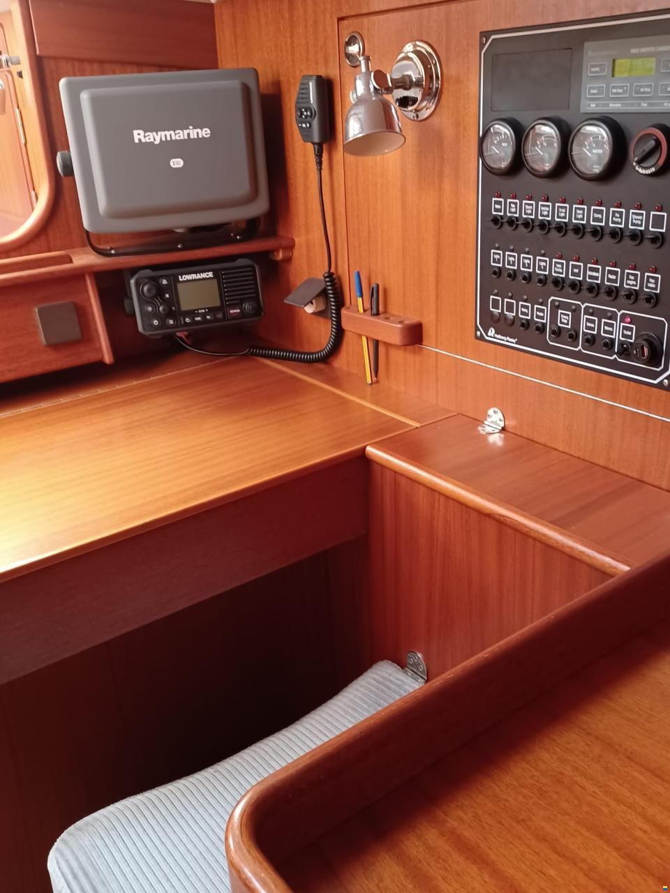Hallberg-Rassy HR 37