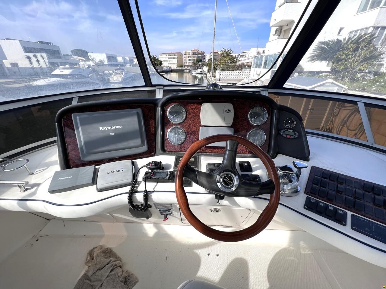 Sea Ray 420 DB