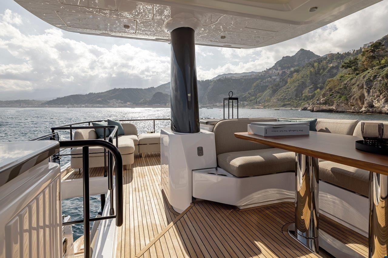 Azimut 60 Magellano