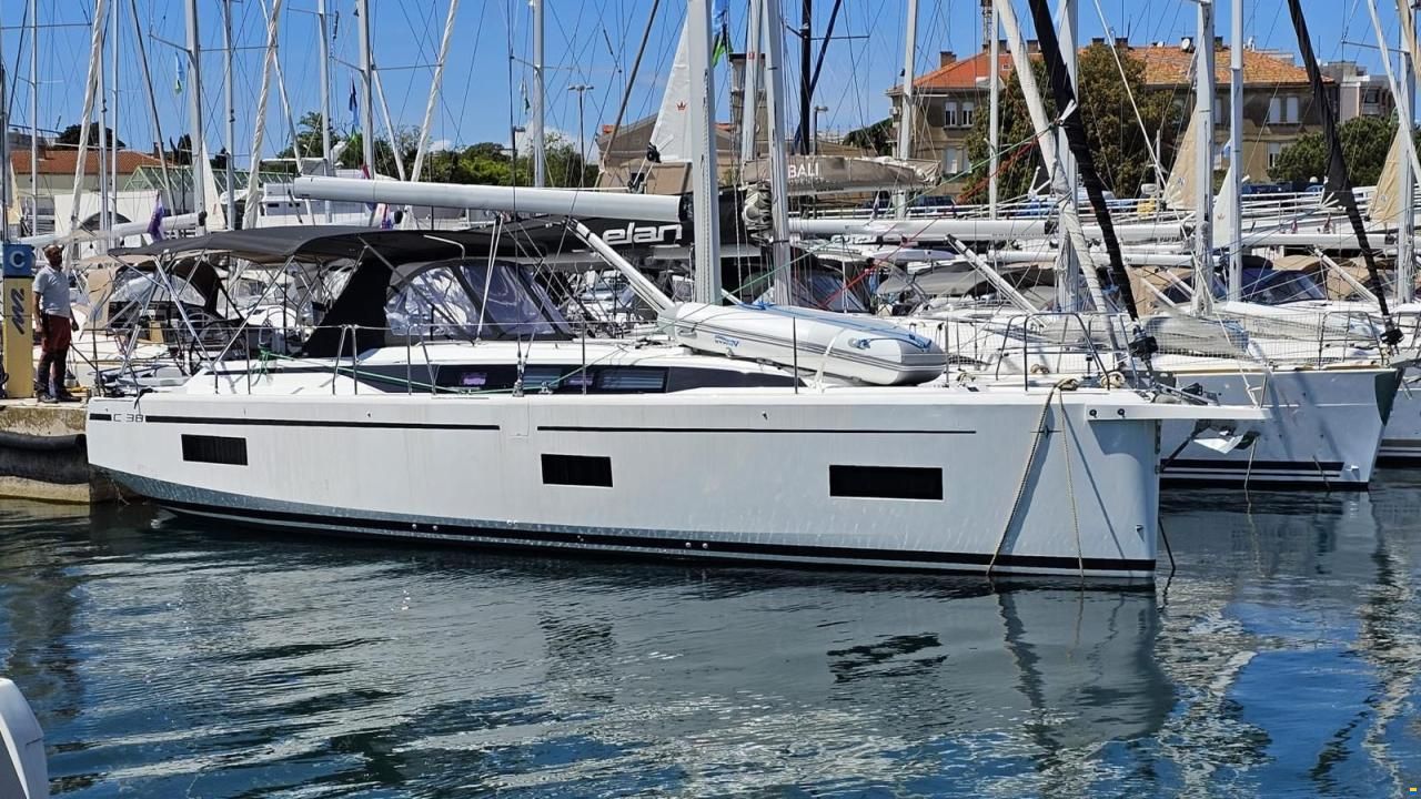 Bavaria C38