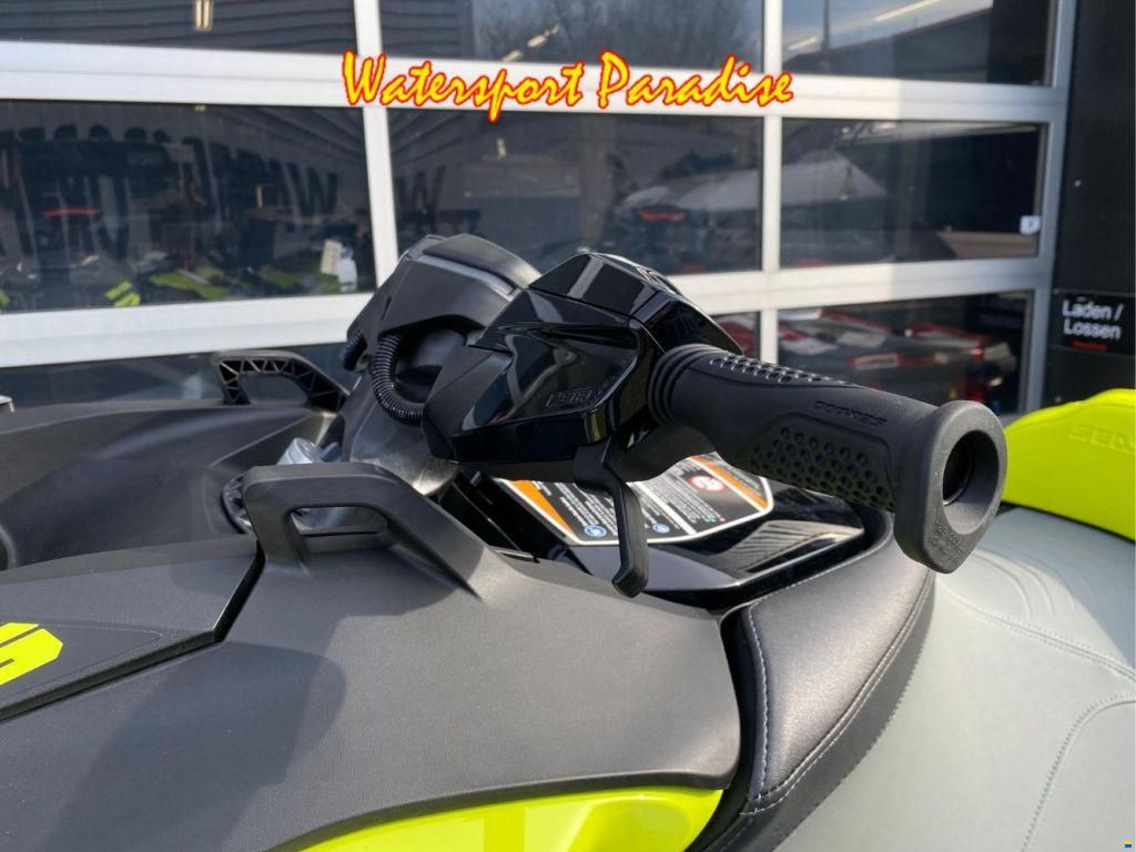 Sea-Doo RXP-X 325