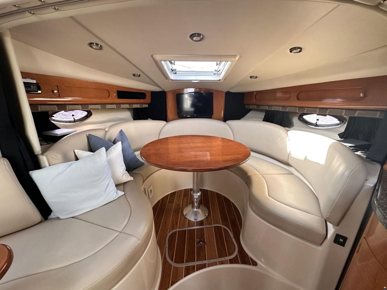 Chaparral 330 Signature