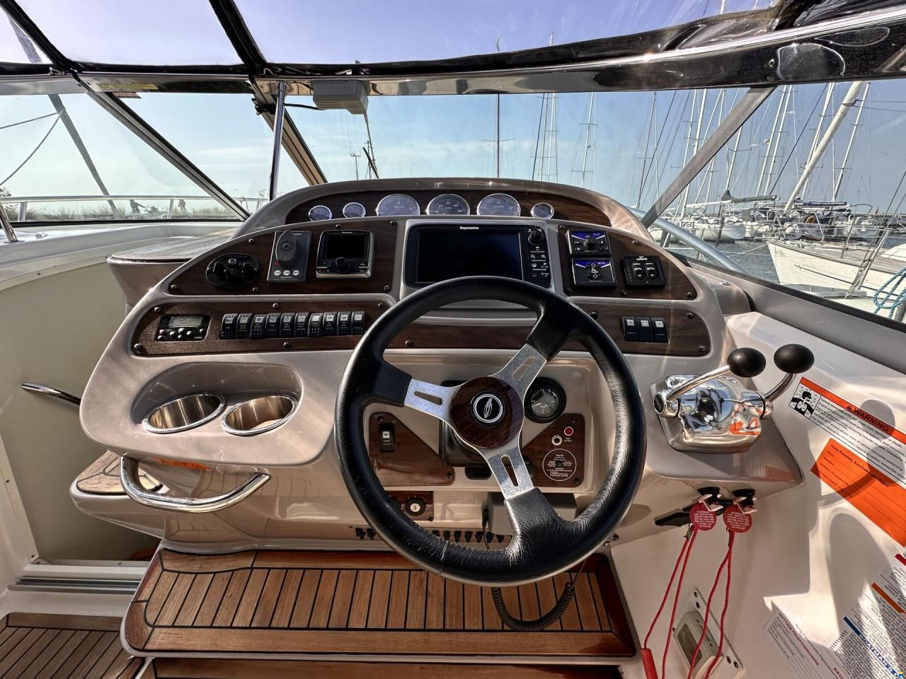 Chaparral 330 Signature