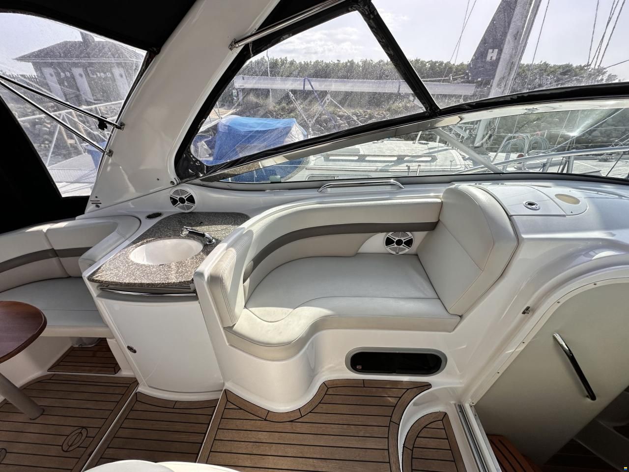 Chaparral 330 Signature