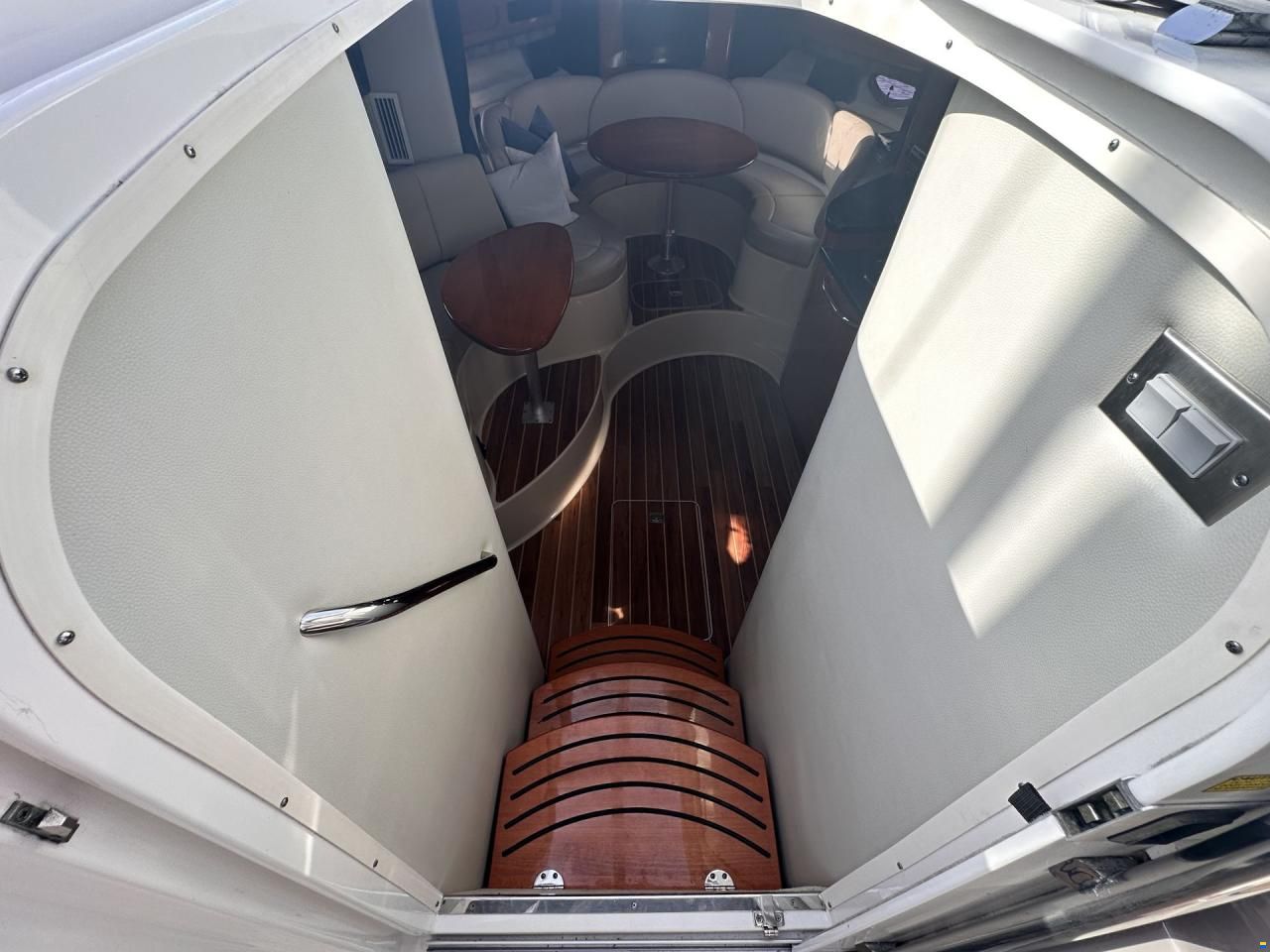 Chaparral 330 Signature