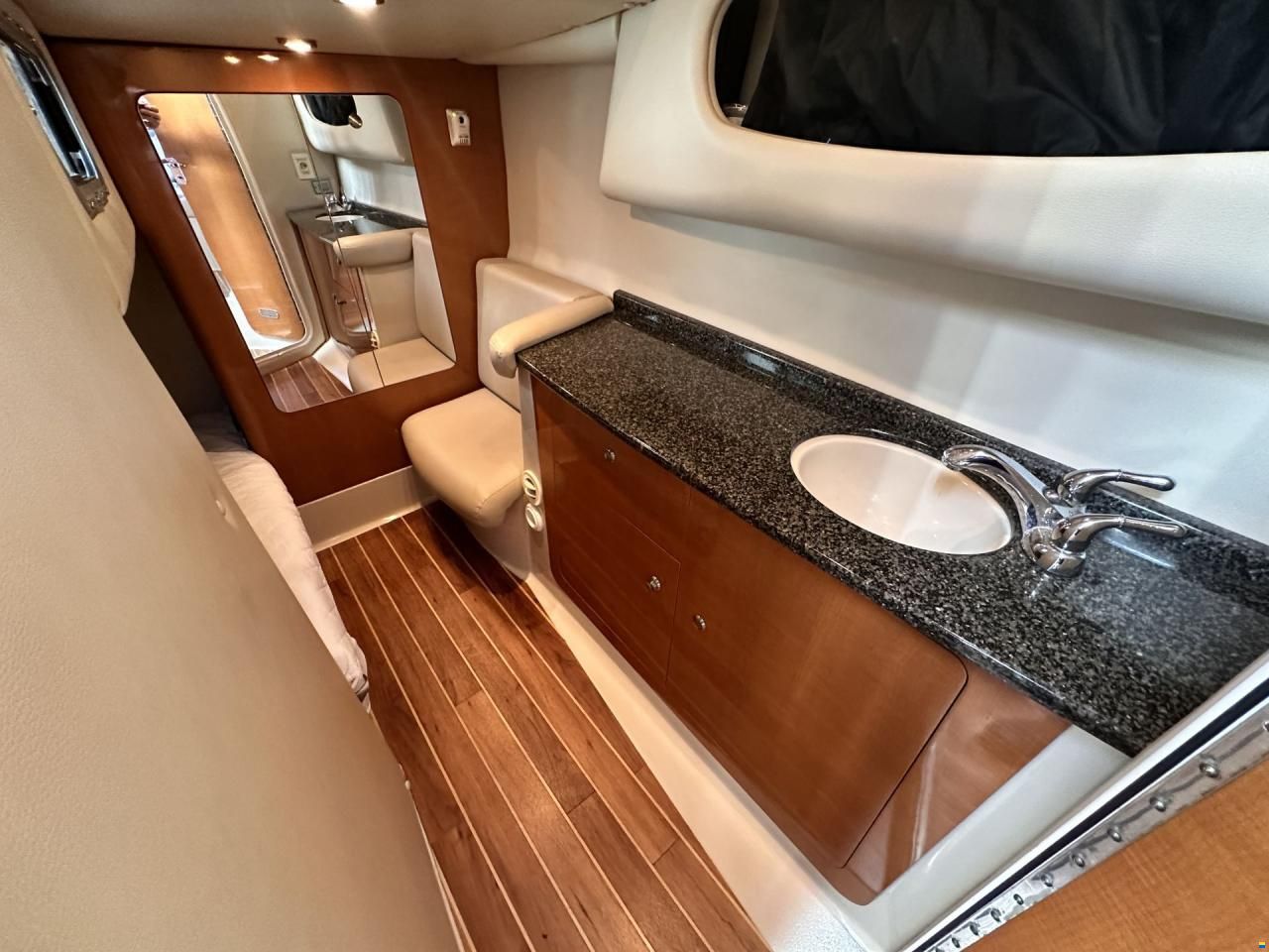 Chaparral 330 Signature