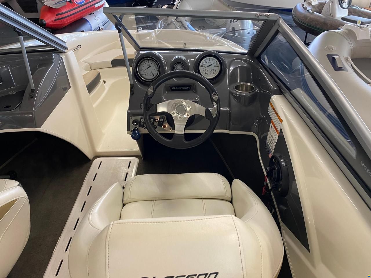 Larson LX 710
