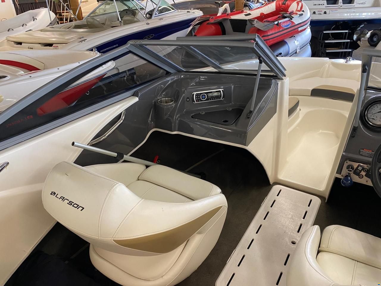 Larson LX 710