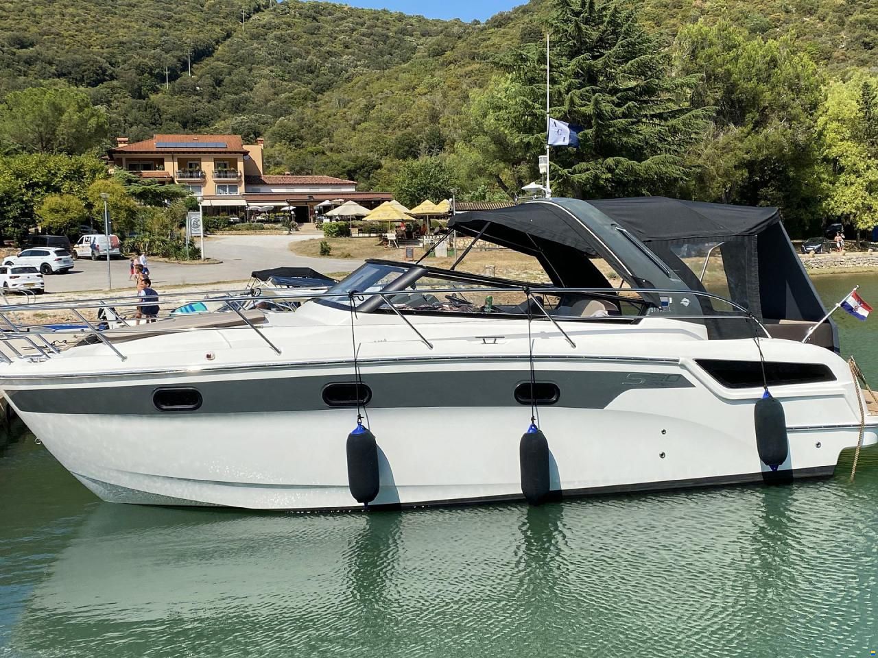 Bavaria S 30