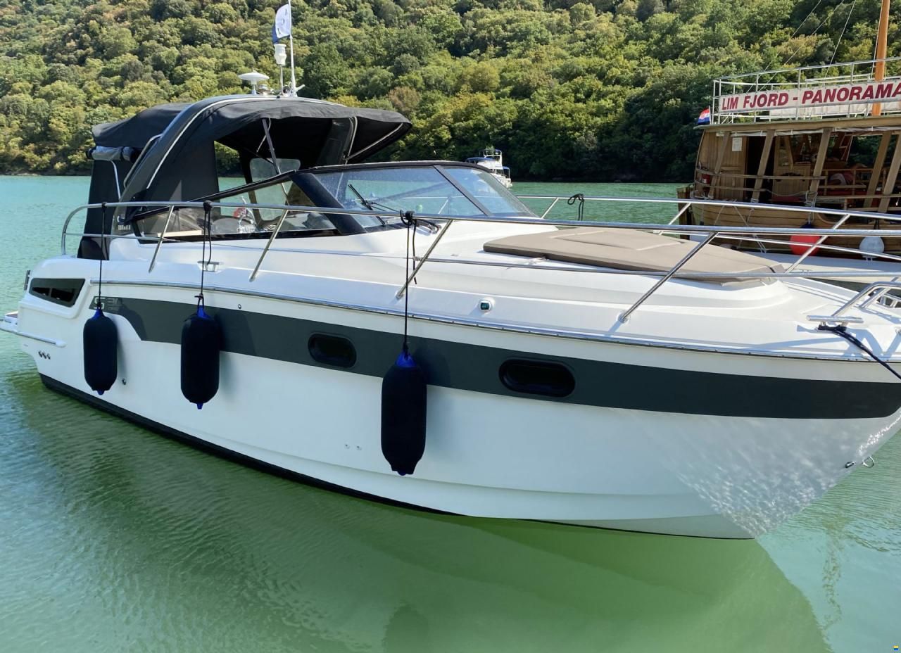 Bavaria S 30
