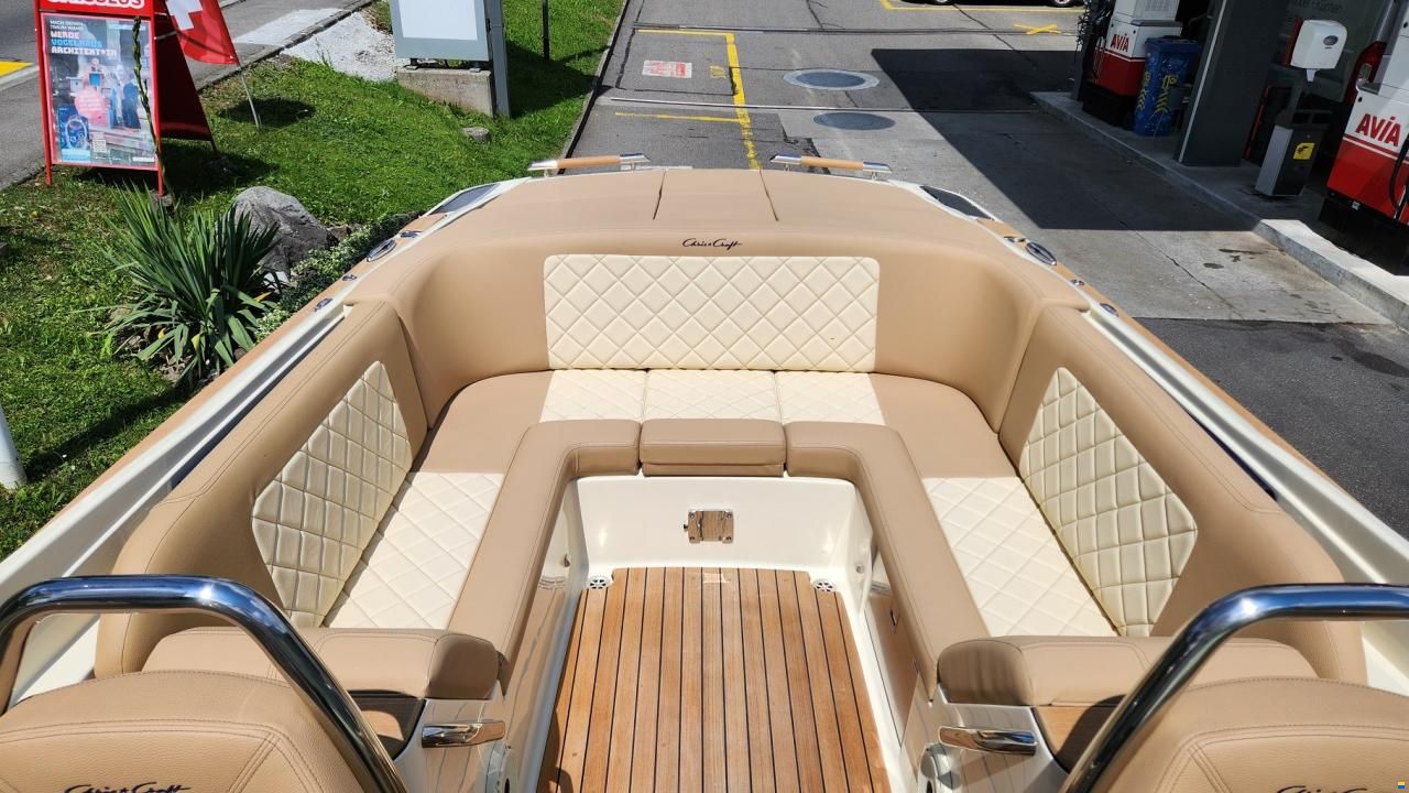 Chris Craft Launch 27