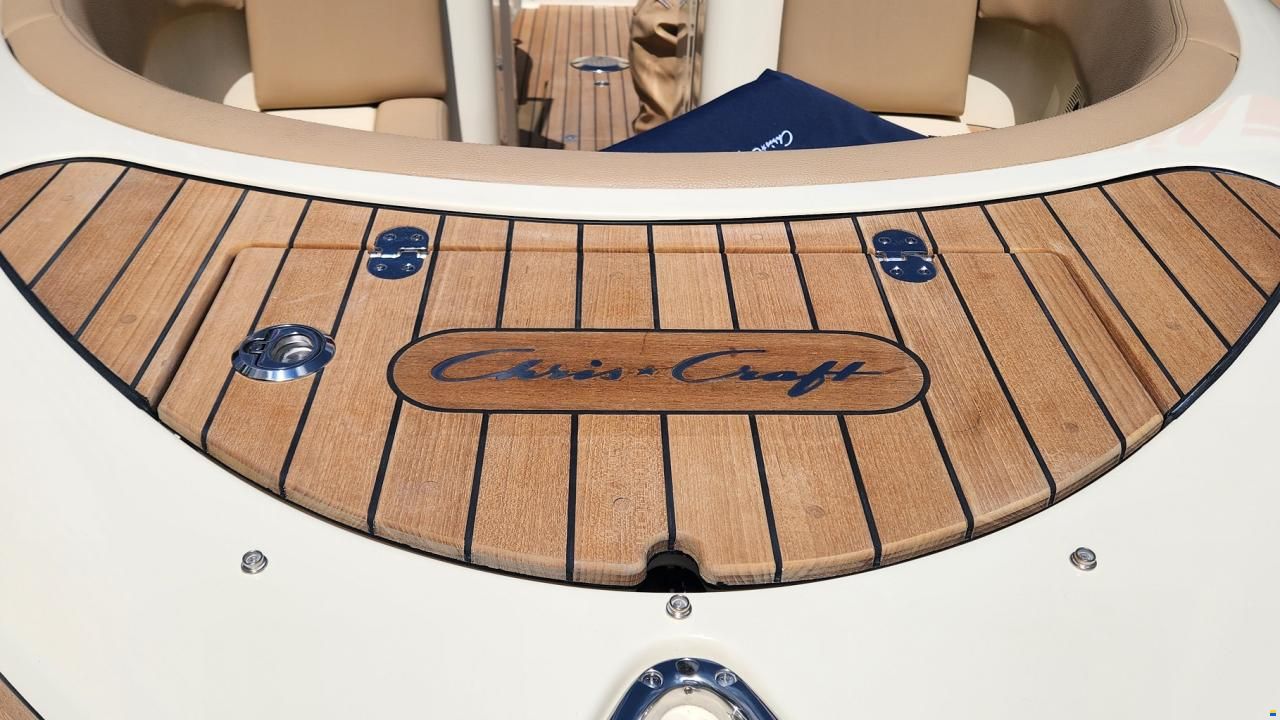 Chris Craft Launch 27