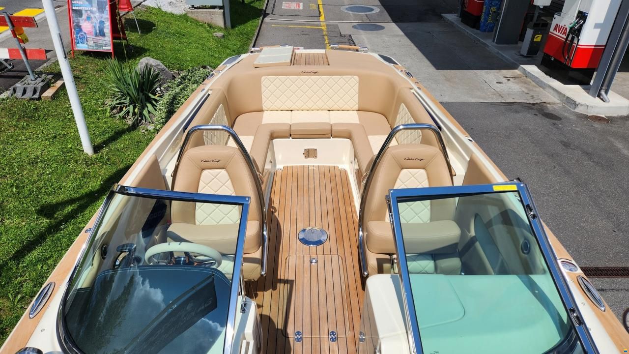 Chris Craft Launch 27