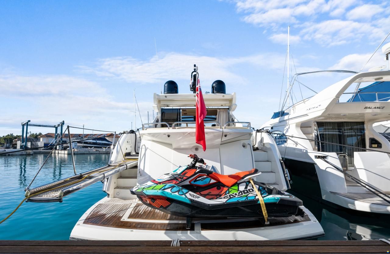 Sunseeker Predator 64