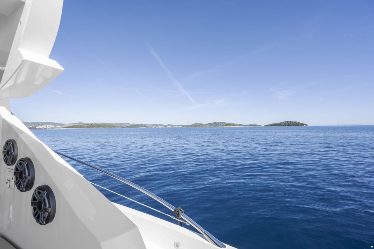 Sunseeker Predator 64