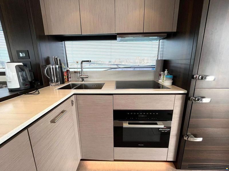 Sunseeker Manhattan 68