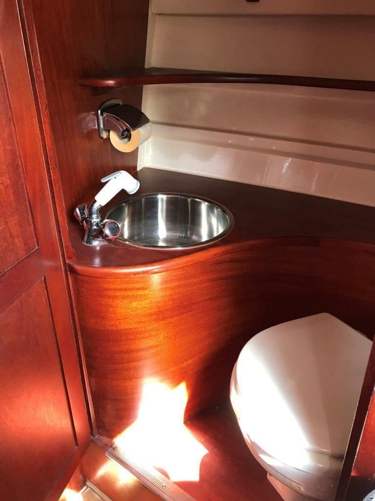 Royal Craft Dolvik 32 Runabout
