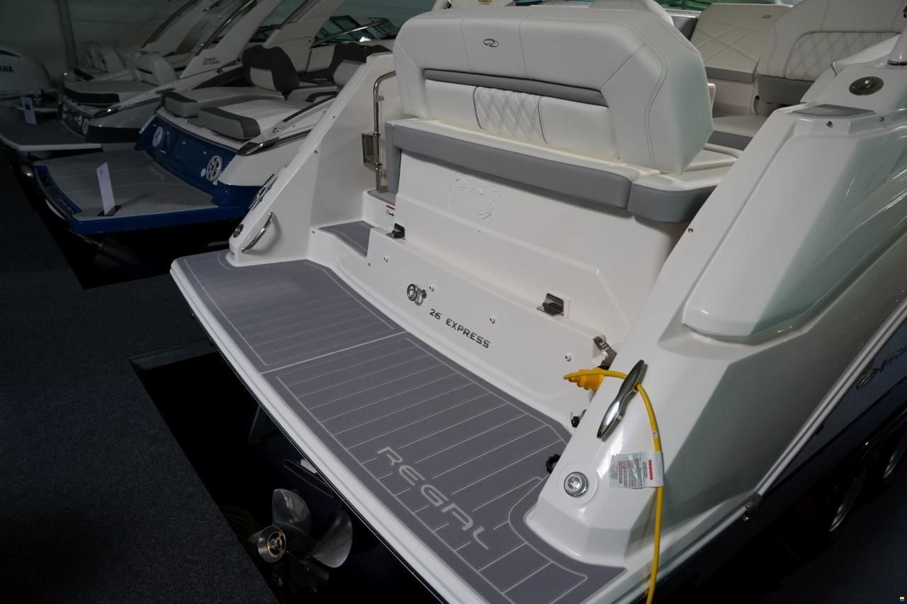 Regal 26 EXPRESS MODELL 25