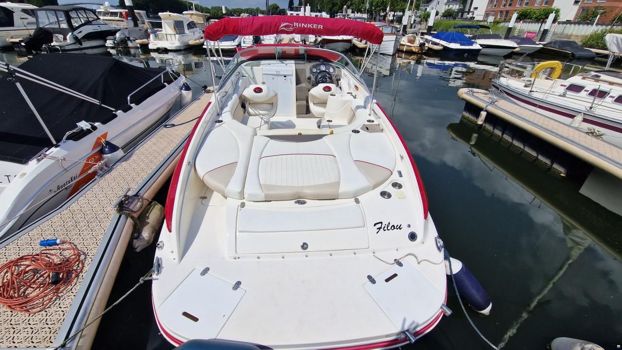 Rinker 246 Captiva Cuddy