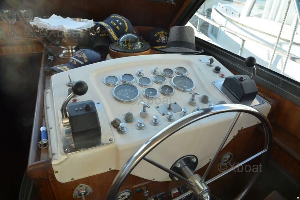 Hatteras 46