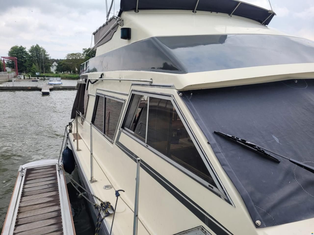 Fairline Sedan 32 Fly