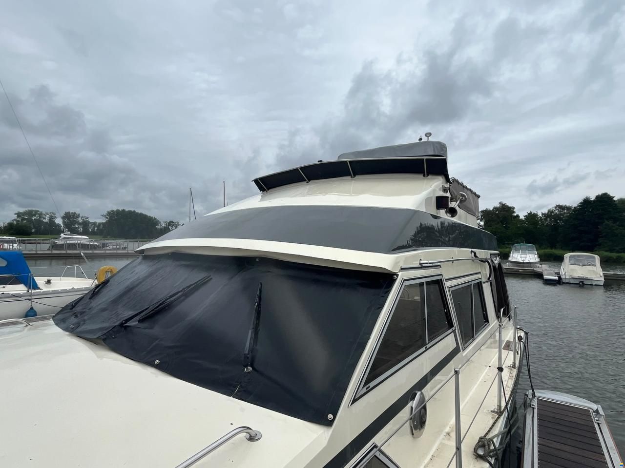 Fairline Sedan 32 Fly