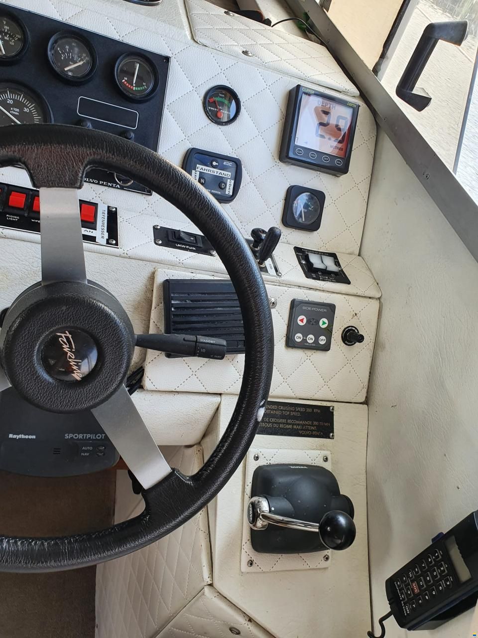 Fairline Sedan 32 Fly
