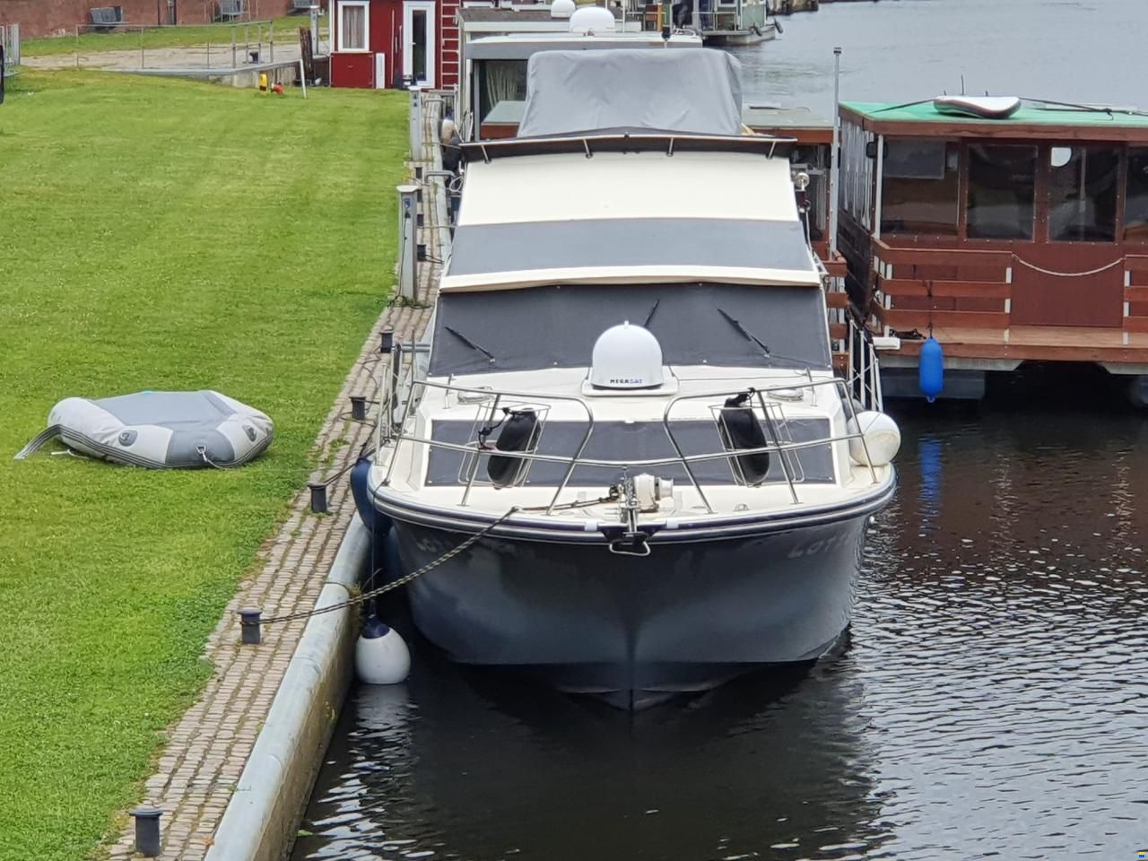 Fairline Sedan 32 Fly