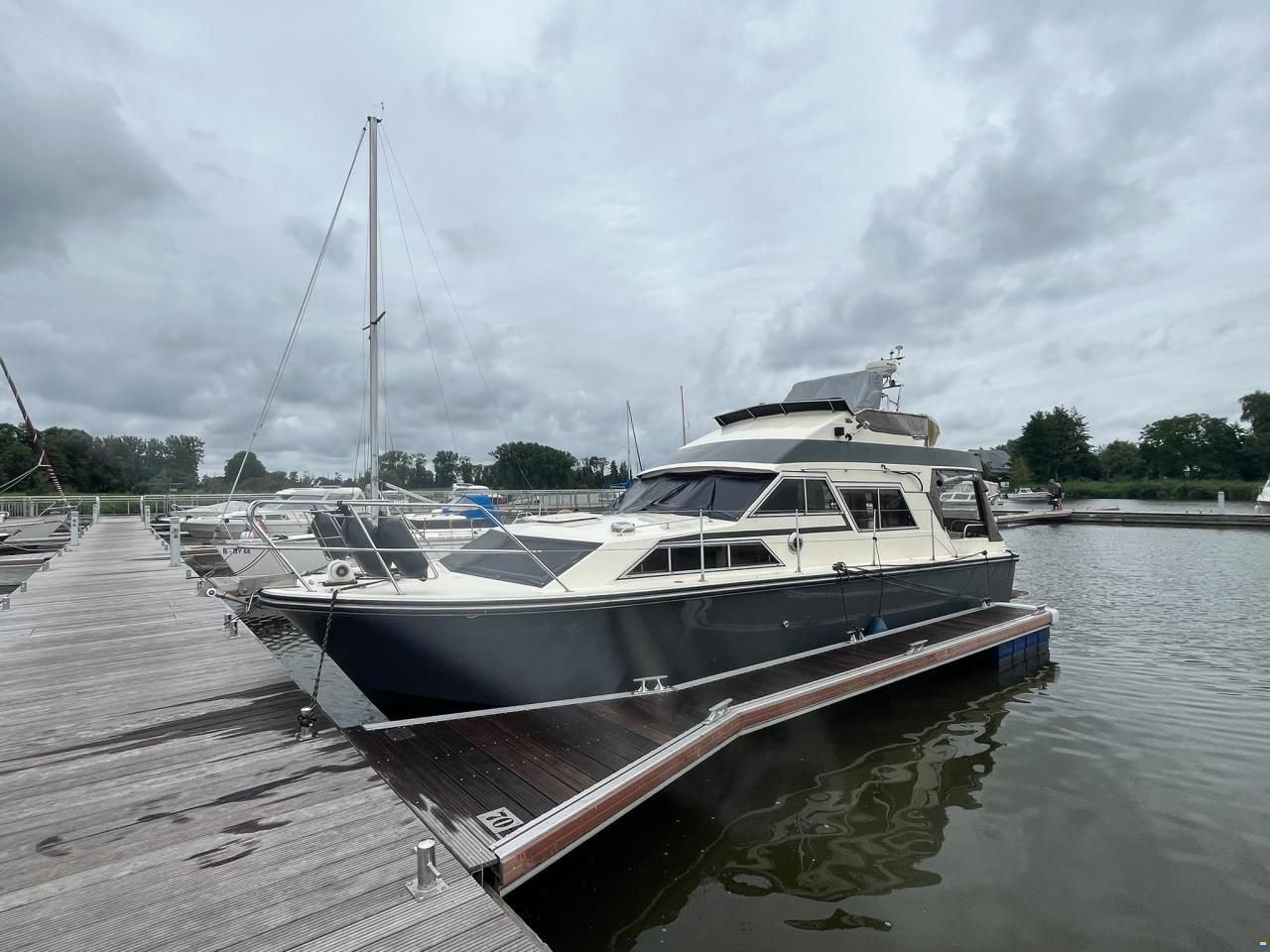 Fairline Sedan 32 Fly
