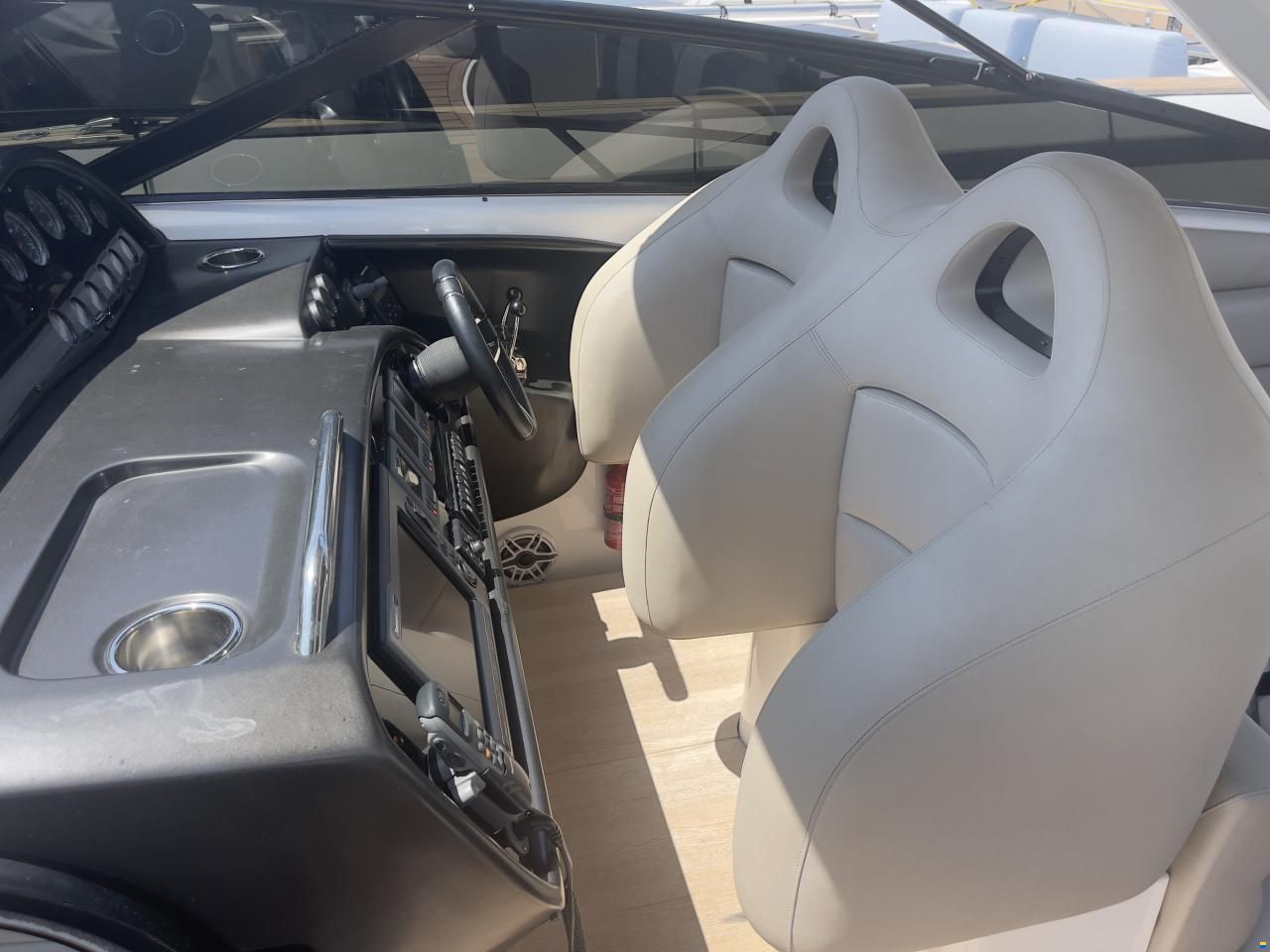 Sunseeker Superhawk 43