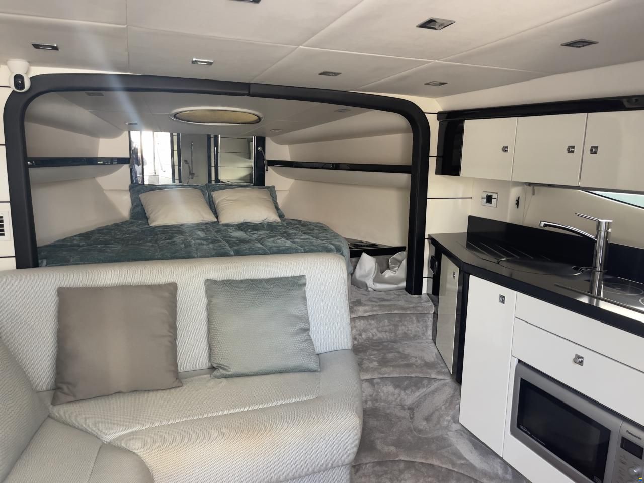 Sunseeker Superhawk 43