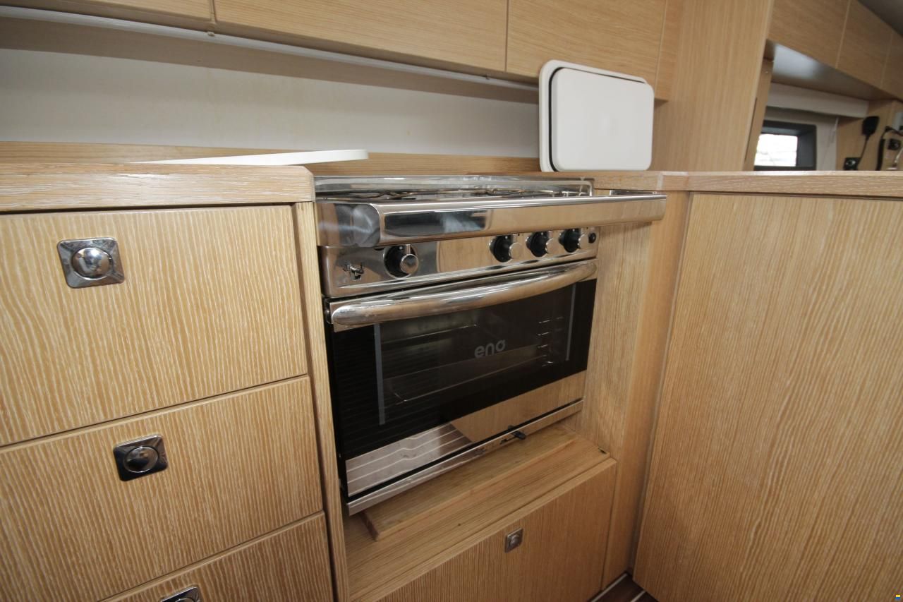 Bavaria C42