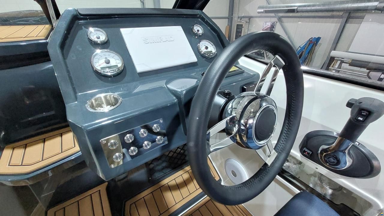 Parker 630 Daycruiser