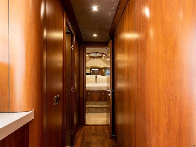 Sunseeker Predator 72