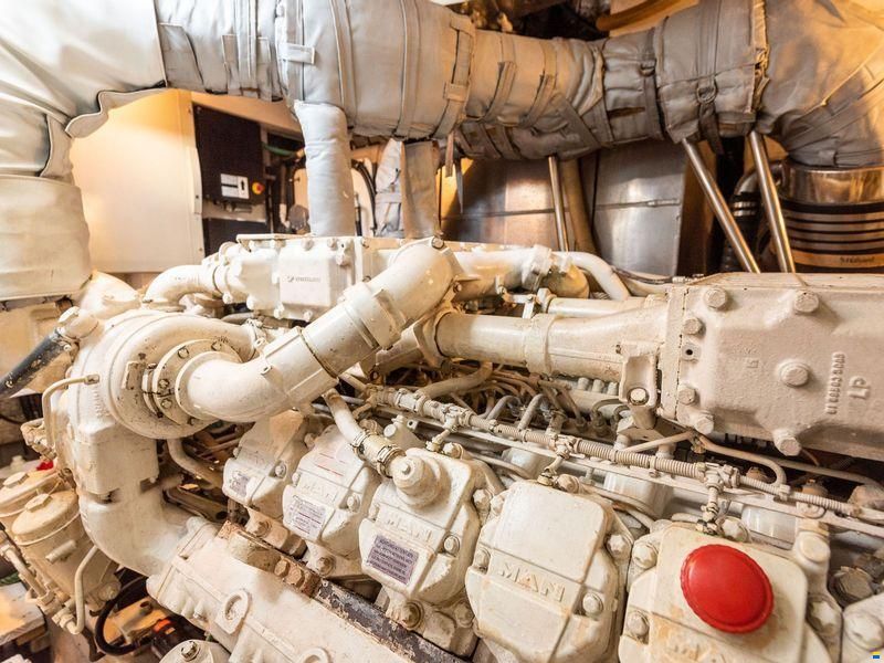 Sunseeker Predator 72