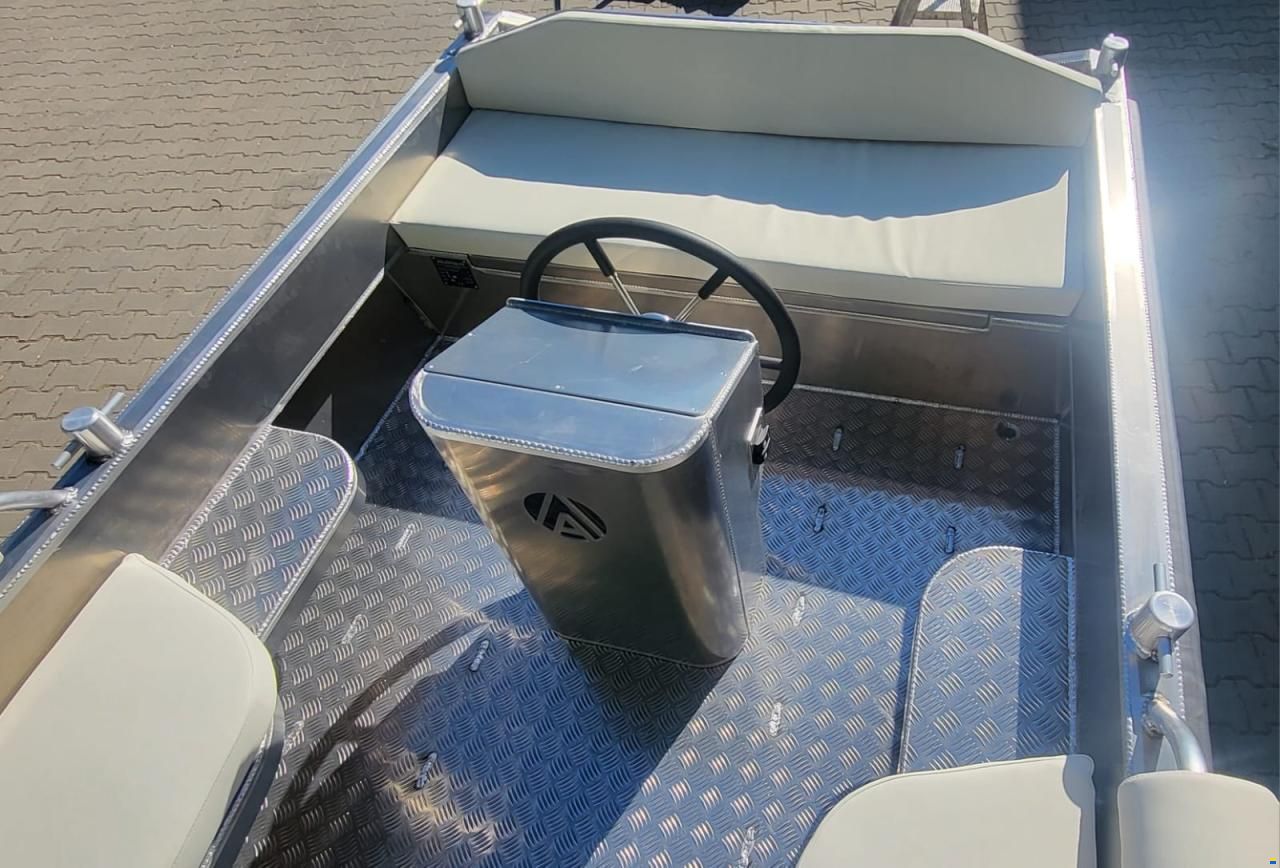 AluShip 550 Tyfoon