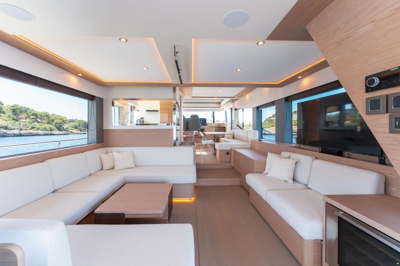 Beneteau Grand Trawler 62