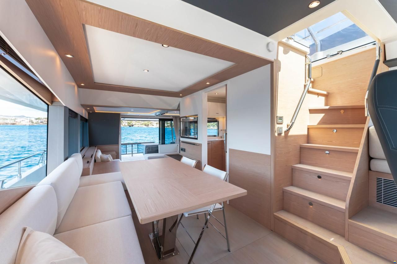 Beneteau Grand Trawler 62