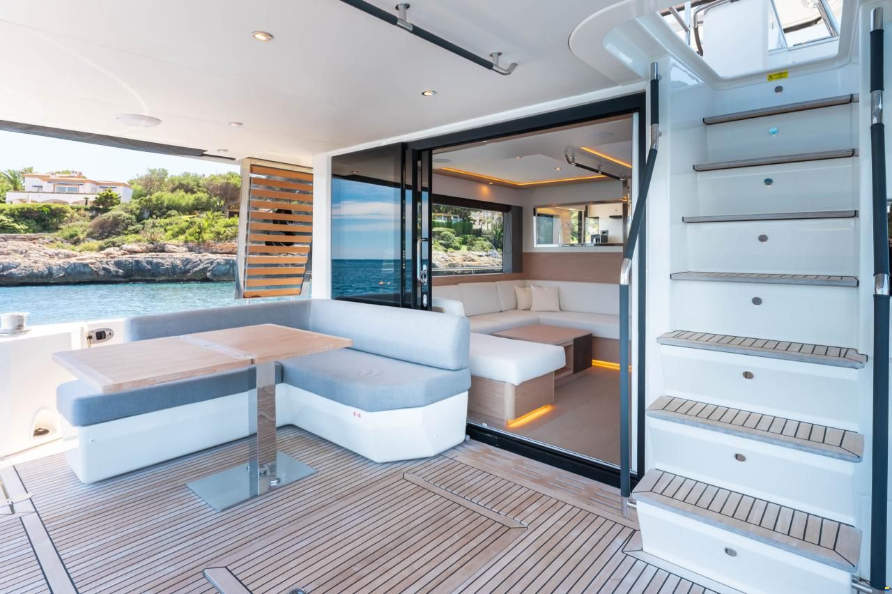 Beneteau Grand Trawler 62