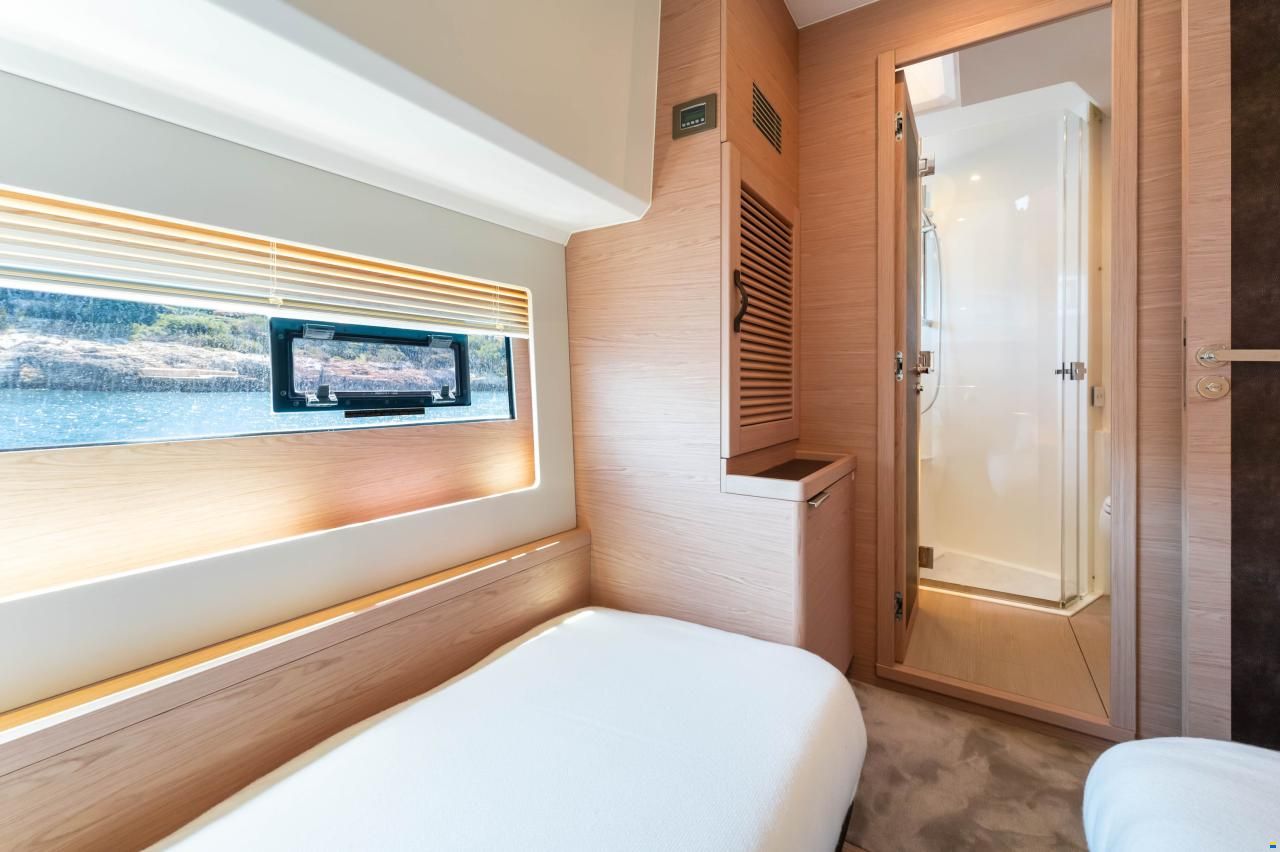 Beneteau Grand Trawler 62