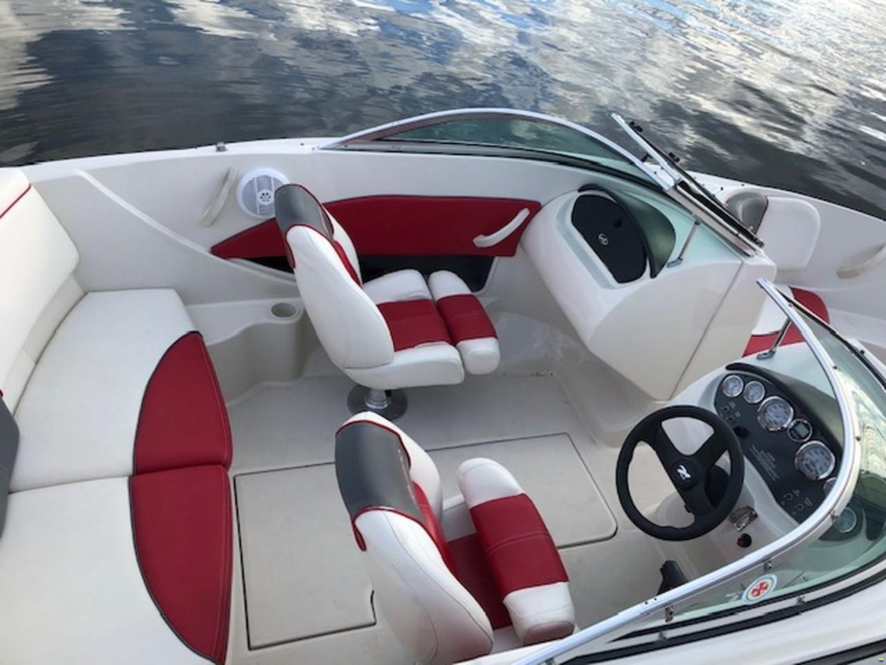 Sea Ray Daycruiser i mycket fint skick