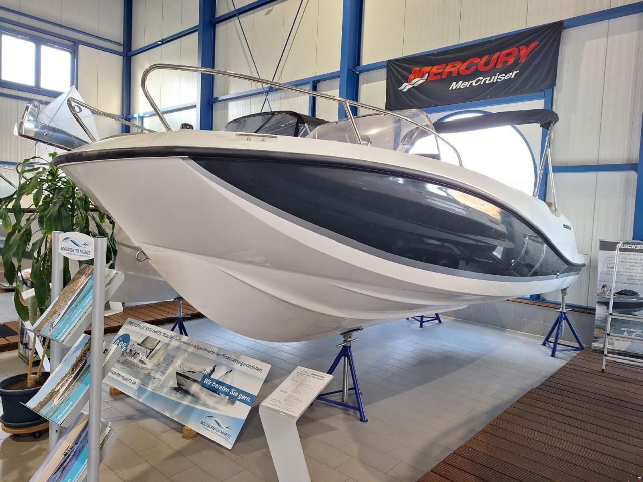 Quicksilver Activ 605 Sundeck