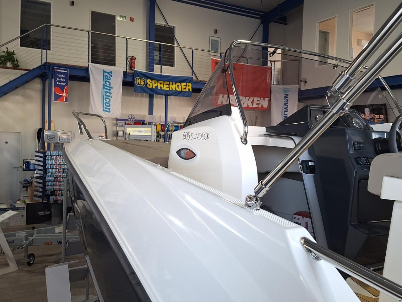 Quicksilver Activ 605 Sundeck