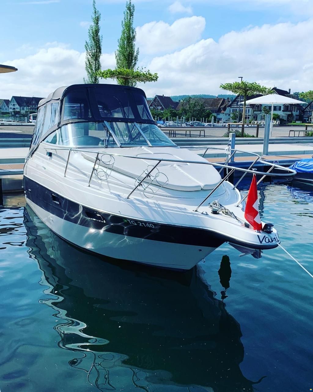 Maxum SCR 2400