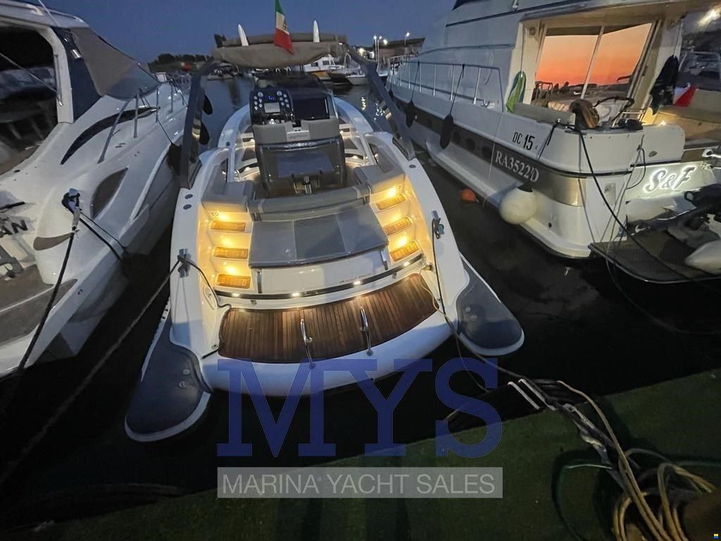 Python yacht C 33