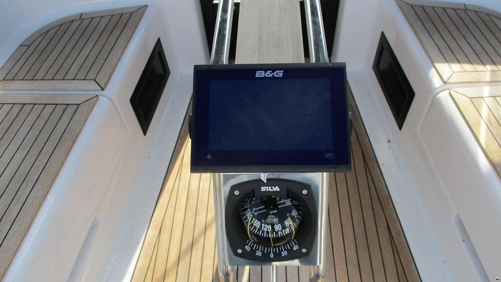 Hanse 348
