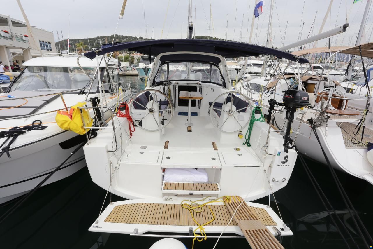 Beneteau Oceanis 35